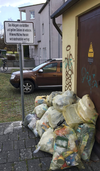 Menschen brauchen Regeln. Menschen verstoßen aber auch gerne mal gegen Regeln. Aber ohne Regel - Chaos.