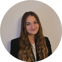 {"type":"elementor","siteurl":"https://www.einstein1.net/wp-json/","elements":[{"id":"76fc066b","elType":"widget","isInner":false,"isLocked":false,"settings":{"image":{"id":24944,"url":"https://www.einstein1.net/wp-content/uploads/2025/12/netzwerkmanagerin-melis-birtuerk-einstein1-200-200.png","alt":"{\"type\":\"elementor\",\"siteurl\":\"https://www.einstein1.net/wp-json/\",\"elements\":[{\"id\":\"76fc066b\",\"elType\":\"widget\",\"isInner\":false,\"isLocked\":false,\"settings\":{\"image\":{\"id\":23132,\"url\":\"https://staging.e1.dgz/wp-content/uploads/2023/08/netzwerk-manager-uwe-kuehnel-einstein1-200-200.png\"},\"title_text\":\"Melis Birtürk\",\"description_text\":\"Netzwerk-Managerin\\n\\nmelis.birtuerk@einstein1.net\\n\\n0928159530\",\"position\":\"left\",\"image_space\":{\"unit\":\"px\",\"size\":20},\"image_size\":{\"unit\":\"%\",\"size\":35},\"text_align\":\"left\",\"content_vertical_alignment\":\"middle\",\"title_bottom_space\":{\"unit\":\"px\",\"size\":10},\"title_color\":\"#ffffff\",\"title_typography_typography\":\"custom\",\"title_typography_font_size\":{\"unit\":\"px\",\"size\":24},\"title_typography_font_weight\":\"700\",\"description_color\":\"#FFFFFF\",\"description_typography_typography\":\"custom\",\"description_typography_font_size\":{\"unit\":\"px\",\"size\":12},\"description_typography_font_weight\":\"700\",\"description_typography_text_transform\":\"uppercase\",\"description_typography_letter_spacing\":{\"unit\":\"px\",\"size\":5},\"description_typography_line_height\":{\"unit\":\"em\",\"size\":1.8},\"text_align_mobile\":\"center\",\"title_typography_font_size_tablet\":{\"unit\":\"px\",\"size\":25},\"description_typography_font_size_tablet\":{\"unit\":\"px\",\"size\":12},\"description_typography_letter_spacing_tablet\":{\"unit\":\"px\",\"size\":3},\"title_typography_line_height_tablet\":{\"unit\":\"em\",\"size\":1.2,\"sizes\":[]},\"description_typography_line_height_tablet\":{\"unit\":\"em\",\"size\":1.2,\"sizes\":[]},\"title_typography_line_height\":{\"unit\":\"em\",\"size\":1.4,\"sizes\":[]},\"hover_title_color\":\"#FFFFFF\",\"_margin\":{\"unit\":\"px\",\"top\":\"0\",\"right\":\"0\",\"bottom\":\"0\",\"left\":\"0\",\"isLinked\":false},\"_padding\":{\"unit\":\"px\",\"top\":\"0\",\"right\":\"0\",\"bottom\":\"0\",\"left\":\"0\",\"isLinked\":false},\"_css_classes\":\"links-homepage\",\"thumbnail_size\":\"full\",\"thumbnail_custom_dimension\":{\"width\":\"\",\"height\":\"\"},\"link\":{\"url\":\"\",\"is_external\":\"\",\"nofollow\":\"\",\"custom_attributes\":\"\"},\"title_size\":\"h3\",\"position_tablet\":\"\",\"position_mobile\":\"\",\"content_vertical_alignment_tablet\":\"\",\"content_vertical_alignment_mobile\":\"\",\"text_align_tablet\":\"\",\"image_space_tablet\":{\"unit\":\"px\",\"size\":\"\",\"sizes\":[]},\"image_space_mobile\":{\"unit\":\"px\",\"size\":\"\",\"sizes\":[]},\"title_bottom_space_tablet\":{\"unit\":\"px\",\"size\":\"\",\"sizes\":[]},\"title_bottom_space_mobile\":{\"unit\":\"px\",\"size\":\"\",\"sizes\":[]},\"image_size_tablet\":{\"unit\":\"%\",\"size\":\"\",\"sizes\":[]},\"image_size_mobile\":{\"unit\":\"%\",\"size\":\"\",\"sizes\":[]},\"image_height\":{\"unit\":\"px\",\"size\":\"\",\"sizes\":[]},\"image_height_tablet\":{\"unit\":\"px\",\"size\":\"\",\"sizes\":[]},\"image_height_mobile\":{\"unit\":\"px\",\"size\":\"\",\"sizes\":[]},\"image_object_fit\":\"\",\"image_object_fit_tablet\":\"\",\"image_object_fit_mobile\":\"\",\"image_object_position\":\"center center\",\"image_object_position_tablet\":\"\",\"image_object_position_mobile\":\"\",\"image_border_border\":\"\",\"image_border_width\":{\"unit\":\"px\",\"top\":\"\",\"right\":\"\",\"bottom\":\"\",\"left\":\"\",\"isLinked\":true},\"image_border_width_tablet\":{\"unit\":\"px\",\"top\":\"\",\"right\":\"\",\"bottom\":\"\",\"left\":\"\",\"isLinked\":true},\"image_border_width_mobile\":{\"unit\":\"px\",\"top\":\"\",\"right\":\"\",\"bottom\":\"\",\"left\":\"\",\"isLinked\":true},\"image_border_color\":\"\",\"image_border_radius\":{\"unit\":\"px\",\"size\":\"\",\"sizes\":[]},\"image_border_radius_tablet\":{\"unit\":\"px\",\"size\":\"\",\"sizes\":[]},\"image_border_radius_mobile\":{\"unit\":\"px\",\"size\":\"\",\"sizes\":[]},\"image_box_shadow_box_shadow_type\":\"\",\"image_box_shadow_box_shadow\":{\"horizontal\":0,\"vertical\":0,\"blur\":10,\"spread\":0,\"color\":\"rgba(0,0,0,0.5)\"},\"image_box_shadow_box_shadow_position\":\" \",\"css_filters_css_filter\":\"\",\"css_filters_blur\":{\"unit\":\"px\",\"size\":0,\"sizes\":[]},\"css_filters_brightness\":{\"unit\":\"px\",\"size\":100,\"sizes\":[]},\"css_filters_contrast\":{\"unit\":\"px\",\"size\":100,\"sizes\":[]},\"css_filters_saturate\":{\"unit\":\"px\",\"size\":100,\"sizes\":[]},\"css_filters_hue\":{\"unit\":\"px\",\"size\":0,\"sizes\":[]},\"image_opacity\":{\"unit\":\"px\",\"size\":\"\",\"sizes\":[]},\"css_filters_hover_css_filter\":\"\",\"css_filters_hover_blur\":{\"unit\":\"px\",\"size\":0,\"sizes\":[]},\"css_filters_hover_brightness\":{\"unit\":\"px\",\"size\":100,\"sizes\":[]},\"css_filters_hover_contrast\":{\"unit\":\"px\",\"size\":100,\"sizes\":[]},\"css_filters_hover_saturate\":{\"unit\":\"px\",\"size\":100,\"sizes\":[]},\"css_filters_hover_hue\":{\"unit\":\"px\",\"size\":0,\"sizes\":[]},\"image_opacity_hover\":{\"unit\":\"px\",\"size\":\"\",\"sizes\":[]},\"background_hover_transition\":{\"unit\":\"px\",\"size\":0.3,\"sizes\":[]},\"hover_animation\":\"\",\"title_typography_font_family\":\"\",\"title_typography_font_size_mobile\":{\"unit\":\"px\",\"size\":\"\",\"sizes\":[]},\"title_typography_text_transform\":\"\",\"title_typography_font_style\":\"\",\"title_typography_text_decoration\":\"\",\"title_typography_line_height_mobile\":{\"unit\":\"em\",\"size\":\"\",\"sizes\":[]},\"title_typography_letter_spacing\":{\"unit\":\"px\",\"size\":\"\",\"sizes\":[]},\"title_typography_letter_spacing_tablet\":{\"unit\":\"px\",\"size\":\"\",\"sizes\":[]},\"title_typography_letter_spacing_mobile\":{\"unit\":\"px\",\"size\":\"\",\"sizes\":[]},\"title_typography_word_spacing\":{\"unit\":\"px\",\"size\":\"\",\"sizes\":[]},\"title_typography_word_spacing_tablet\":{\"unit\":\"em\",\"size\":\"\",\"sizes\":[]},\"title_typography_word_spacing_mobile\":{\"unit\":\"em\",\"size\":\"\",\"sizes\":[]},\"title_stroke_text_stroke_type\":\"\",\"title_stroke_text_stroke\":{\"unit\":\"px\",\"size\":\"\",\"sizes\":[]},\"title_stroke_text_stroke_tablet\":{\"unit\":\"px\",\"size\":\"\",\"sizes\":[]},\"title_stroke_text_stroke_mobile\":{\"unit\":\"px\",\"size\":\"\",\"sizes\":[]},\"title_stroke_stroke_color\":\"#000\",\"title_shadow_text_shadow_type\":\"\",\"title_shadow_text_shadow\":{\"horizontal\":0,\"vertical\":0,\"blur\":10,\"color\":\"rgba(0,0,0,0.3)\"},\"hover_title_color_transition_duration\":{\"unit\":\"s\",\"size\":\"\",\"sizes\":[]},\"description_typography_font_family\":\"\",\"description_typography_font_size_mobile\":{\"unit\":\"px\",\"size\":\"\",\"sizes\":[]},\"description_typography_font_style\":\"\",\"description_typography_text_decoration\":\"\",\"description_typography_line_height_mobile\":{\"unit\":\"em\",\"size\":\"\",\"sizes\":[]},\"description_typography_letter_spacing_mobile\":{\"unit\":\"px\",\"size\":\"\",\"sizes\":[]},\"description_typography_word_spacing\":{\"unit\":\"px\",\"size\":\"\",\"sizes\":[]},\"description_typography_word_spacing_tablet\":{\"unit\":\"em\",\"size\":\"\",\"sizes\":[]},\"description_typography_word_spacing_mobile\":{\"unit\":\"em\",\"size\":\"\",\"sizes\":[]},\"description_shadow_text_shadow_type\":\"\",\"description_shadow_text_shadow\":{\"horizontal\":0,\"vertical\":0,\"blur\":10,\"color\":\"rgba(0,0,0,0.3)\"},\"_title\":\"\",\"_margin_tablet\":{\"unit\":\"px\",\"top\":\"\",\"right\":\"\",\"bottom\":\"\",\"left\":\"\",\"isLinked\":true},\"_margin_mobile\":{\"unit\":\"px\",\"top\":\"\",\"right\":\"\",\"bottom\":\"\",\"left\":\"\",\"isLinked\":true},\"_padding_tablet\":{\"unit\":\"px\",\"top\":\"\",\"right\":\"\",\"bottom\":\"\",\"left\":\"\",\"isLinked\":true},\"_padding_mobile\":{\"unit\":\"px\",\"top\":\"\",\"right\":\"\",\"bottom\":\"\",\"left\":\"\",\"isLinked\":true},\"_element_width\":\"\",\"_element_width_tablet\":\"\",\"_element_width_mobile\":\"\",\"_element_custom_width\":{\"unit\":\"%\",\"size\":\"\",\"sizes\":[]},\"_element_custom_width_tablet\":{\"unit\":\"px\",\"size\":\"\",\"sizes\":[]},\"_element_custom_width_mobile\":{\"unit\":\"px\",\"size\":\"\",\"sizes\":[]},\"_grid_column\":\"\",\"_grid_column_tablet\":\"\",\"_grid_column_mobile\":\"\",\"_grid_column_custom\":\"\",\"_grid_column_custom_tablet\":\"\",\"_grid_column_custom_mobile\":\"\",\"_grid_row\":\"\",\"_grid_row_tablet\":\"\",\"_grid_row_mobile\":\"\",\"_grid_row_custom\":\"\",\"_grid_row_custom_tablet\":\"\",\"_grid_row_custom_mobile\":\"\",\"_element_vertical_align\":\"\",\"_element_vertical_align_tablet\":\"\",\"_element_vertical_align_mobile\":\"\",\"_position\":\"\",\"_offset_orientation_h\":\"start\",\"_offset_x\":{\"unit\":\"px\",\"size\":0,\"sizes\":[]},\"_offset_x_tablet\":{\"unit\":\"px\",\"size\":\"\",\"sizes\":[]},\"_offset_x_mobile\":{\"unit\":\"px\",\"size\":\"\",\"sizes\":[]},\"_offset_x_end\":{\"unit\":\"px\",\"size\":0,\"sizes\":[]},\"_offset_x_end_tablet\":{\"unit\":\"px\",\"size\":\"\",\"sizes\":[]},\"_offset_x_end_mobile\":{\"unit\":\"px\",\"size\":\"\",\"sizes\":[]},\"_offset_orientation_v\":\"start\",\"_offset_y\":{\"unit\":\"px\",\"size\":0,\"sizes\":[]},\"_offset_y_tablet\":{\"unit\":\"px\",\"size\":\"\",\"sizes\":[]},\"_offset_y_mobile\":{\"unit\":\"px\",\"size\":\"\",\"sizes\":[]},\"_offset_y_end\":{\"unit\":\"px\",\"size\":0,\"sizes\":[]},\"_offset_y_end_tablet\":{\"unit\":\"px\",\"size\":\"\",\"sizes\":[]},\"_offset_y_end_mobile\":{\"unit\":\"px\",\"size\":\"\",\"sizes\":[]},\"_z_index\":\"\",\"_z_index_tablet\":\"\",\"_z_index_mobile\":\"\",\"_element_id\":\"\",\"e_display_conditions\":\"\",\"_element_cache\":\"\",\"motion_fx_motion_fx_scrolling\":\"\",\"motion_fx_translateY_effect\":\"\",\"motion_fx_translateY_direction\":\"\",\"motion_fx_translateY_speed\":{\"unit\":\"px\",\"size\":4,\"sizes\":[]},\"motion_fx_translateY_affectedRange\":{\"unit\":\"%\",\"size\":\"\",\"sizes\":{\"start\":0,\"end\":100}},\"motion_fx_translateX_effect\":\"\",\"motion_fx_translateX_direction\":\"\",\"motion_fx_translateX_speed\":{\"unit\":\"px\",\"size\":4,\"sizes\":[]},\"motion_fx_translateX_affectedRange\":{\"unit\":\"%\",\"size\":\"\",\"sizes\":{\"start\":0,\"end\":100}},\"motion_fx_opacity_effect\":\"\",\"motion_fx_opacity_direction\":\"out-in\",\"motion_fx_opacity_level\":{\"unit\":\"px\",\"size\":10,\"sizes\":[]},\"motion_fx_opacity_range\":{\"unit\":\"%\",\"size\":\"\",\"sizes\":{\"start\":20,\"end\":80}},\"motion_fx_blur_effect\":\"\",\"motion_fx_blur_direction\":\"out-in\",\"motion_fx_blur_level\":{\"unit\":\"px\",\"size\":7,\"sizes\":[]},\"motion_fx_blur_range\":{\"unit\":\"%\",\"size\":\"\",\"sizes\":{\"start\":20,\"end\":80}},\"motion_fx_rotateZ_effect\":\"\",\"motion_fx_rotateZ_direction\":\"\",\"motion_fx_rotateZ_speed\":{\"unit\":\"px\",\"size\":1,\"sizes\":[]},\"motion_fx_rotateZ_affectedRange\":{\"unit\":\"%\",\"size\":\"\",\"sizes\":{\"start\":0,\"end\":100}},\"motion_fx_scale_effect\":\"\",\"motion_fx_scale_direction\":\"out-in\",\"motion_fx_scale_speed\":{\"unit\":\"px\",\"size\":4,\"sizes\":[]},\"motion_fx_scale_range\":{\"unit\":\"%\",\"size\":\"\",\"sizes\":{\"start\":20,\"end\":80}},\"motion_fx_transform_origin_x\":\"center\",\"motion_fx_transform_origin_y\":\"center\",\"motion_fx_devices\":[\"desktop\",\"tablet\",\"mobile\"],\"motion_fx_range\":\"\",\"motion_fx_motion_fx_mouse\":\"\",\"motion_fx_mouseTrack_effect\":\"\",\"motion_fx_mouseTrack_direction\":\"\",\"motion_fx_mouseTrack_speed\":{\"unit\":\"px\",\"size\":1,\"sizes\":[]},\"motion_fx_tilt_effect\":\"\",\"motion_fx_tilt_direction\":\"\",\"motion_fx_tilt_speed\":{\"unit\":\"px\",\"size\":4,\"sizes\":[]},\"handle_motion_fx_asset_loading\":\"\",\"sticky\":\"\",\"sticky_on\":[\"desktop\",\"tablet\",\"mobile\"],\"sticky_offset\":0,\"sticky_offset_tablet\":\"\",\"sticky_offset_mobile\":\"\",\"sticky_effects_offset\":0,\"sticky_effects_offset_tablet\":\"\",\"sticky_effects_offset_mobile\":\"\",\"sticky_anchor_link_offset\":0,\"sticky_anchor_link_offset_tablet\":\"\",\"sticky_anchor_link_offset_mobile\":\"\",\"sticky_parent\":\"\",\"_animation\":\"\",\"_animation_tablet\":\"\",\"_animation_mobile\":\"\",\"animation_duration\":\"\",\"_animation_delay\":\"\",\"_transform_rotate_popover\":\"\",\"_transform_rotateZ_effect\":{\"unit\":\"px\",\"size\":\"\",\"sizes\":[]},\"_transform_rotateZ_effect_tablet\":{\"unit\":\"deg\",\"size\":\"\",\"sizes\":[]},\"_transform_rotateZ_effect_mobile\":{\"unit\":\"deg\",\"size\":\"\",\"sizes\":[]},\"_transform_rotate_3d\":\"\",\"_transform_rotateX_effect\":{\"unit\":\"px\",\"size\":\"\",\"sizes\":[]},\"_transform_rotateX_effect_tablet\":{\"unit\":\"deg\",\"size\":\"\",\"sizes\":[]},\"_transform_rotateX_effect_mobile\":{\"unit\":\"deg\",\"size\":\"\",\"sizes\":[]},\"_transform_rotateY_effect\":{\"unit\":\"px\",\"size\":\"\",\"sizes\":[]},\"_transform_rotateY_effect_tablet\":{\"unit\":\"deg\",\"size\":\"\",\"sizes\":[]},\"_transform_rotateY_effect_mobile\":{\"unit\":\"deg\",\"size\":\"\",\"sizes\":[]},\"_transform_perspective_effect\":{\"unit\":\"px\",\"size\":\"\",\"sizes\":[]},\"_transform_perspective_effect_tablet\":{\"unit\":\"px\",\"size\":\"\",\"sizes\":[]},\"_transform_perspective_effect_mobile\":{\"unit\":\"px\",\"size\":\"\",\"sizes\":[]},\"_transform_translate_popover\":\"\",\"_transform_translateX_effect\":{\"unit\":\"px\",\"size\":\"\",\"sizes\":[]},\"_transform_translateX_effect_tablet\":{\"unit\":\"px\",\"size\":\"\",\"sizes\":[]},\"_transform_translateX_effect_mobile\":{\"unit\":\"px\",\"size\":\"\",\"sizes\":[]},\"_transform_translateY_effect\":{\"unit\":\"px\",\"size\":\"\",\"sizes\":[]},\"_transform_translateY_effect_tablet\":{\"unit\":\"px\",\"size\":\"\",\"sizes\":[]},\"_transform_translateY_effect_mobile\":{\"unit\":\"px\",\"size\":\"\",\"sizes\":[]},\"_transform_scale_popover\":\"\",\"_transform_keep_proportions\":\"yes\",\"_transform_scale_effect\":{\"unit\":\"px\",\"size\":\"\",\"sizes\":[]},\"_transform_scale_effect_tablet\":{\"unit\":\"px\",\"size\":\"\",\"sizes\":[]},\"_transform_scale_effect_mobile\":{\"unit\":\"px\",\"size\":\"\",\"sizes\":[]},\"_transform_scaleX_effect\":{\"unit\":\"px\",\"size\":\"\",\"sizes\":[]},\"_transform_scaleX_effect_tablet\":{\"unit\":\"px\",\"size\":\"\",\"sizes\":[]},\"_transform_scaleX_effect_mobile\":{\"unit\":\"px\",\"size\":\"\",\"sizes\":[]},\"_transform_scaleY_effect\":{\"unit\":\"px\",\"size\":\"\",\"sizes\":[]},\"_transform_scaleY_effect_tablet\":{\"unit\":\"px\",\"size\":\"\",\"sizes\":[]},\"_transform_scaleY_effect_mobile\":{\"unit\":\"px\",\"size\":\"\",\"sizes\":[]},\"_transform_skew_popover\":\"\",\"_transform_skewX_effect\":{\"unit\":\"px\",\"size\":\"\",\"sizes\":[]},\"_transform_skewX_effect_tablet\":{\"unit\":\"deg\",\"size\":\"\",\"sizes\":[]},\"_transform_skewX_effect_mobile\":{\"unit\":\"deg\",\"size\":\"\",\"sizes\":[]},\"_transform_skewY_effect\":{\"unit\":\"px\",\"size\":\"\",\"sizes\":[]},\"_transform_skewY_effect_tablet\":{\"unit\":\"deg\",\"size\":\"\",\"sizes\":[]},\"_transform_skewY_effect_mobile\":{\"unit\":\"deg\",\"size\":\"\",\"sizes\":[]},\"_transform_flipX_effect\":\"\",\"_transform_flipY_effect\":\"\",\"_transform_rotate_popover_hover\":\"\",\"_transform_rotateZ_effect_hover\":{\"unit\":\"px\",\"size\":\"\",\"sizes\":[]},\"_transform_rotateZ_effect_hover_tablet\":{\"unit\":\"deg\",\"size\":\"\",\"sizes\":[]},\"_transform_rotateZ_effect_hover_mobile\":{\"unit\":\"deg\",\"size\":\"\",\"sizes\":[]},\"_transform_rotate_3d_hover\":\"\",\"_transform_rotateX_effect_hover\":{\"unit\":\"px\",\"size\":\"\",\"sizes\":[]},\"_transform_rotateX_effect_hover_tablet\":{\"unit\":\"deg\",\"size\":\"\",\"sizes\":[]},\"_transform_rotateX_effect_hover_mobile\":{\"unit\":\"deg\",\"size\":\"\",\"sizes\":[]},\"_transform_rotateY_effect_hover\":{\"unit\":\"px\",\"size\":\"\",\"sizes\":[]},\"_transform_rotateY_effect_hover_tablet\":{\"unit\":\"deg\",\"size\":\"\",\"sizes\":[]},\"_transform_rotateY_effect_hover_mobile\":{\"unit\":\"deg\",\"size\":\"\",\"sizes\":[]},\"_transform_perspective_effect_hover\":{\"unit\":\"px\",\"size\":\"\",\"sizes\":[]},\"_transform_perspective_effect_hover_tablet\":{\"unit\":\"px\",\"size\":\"\",\"sizes\":[]},\"_transform_perspective_effect_hover_mobile\":{\"unit\":\"px\",\"size\":\"\",\"sizes\":[]},\"_transform_translate_popover_hover\":\"\",\"_transform_translateX_effect_hover\":{\"unit\":\"px\",\"size\":\"\",\"sizes\":[]},\"_transform_translateX_effect_hover_tablet\":{\"unit\":\"px\",\"size\":\"\",\"sizes\":[]},\"_transform_translateX_effect_hover_mobile\":{\"unit\":\"px\",\"size\":\"\",\"sizes\":[]},\"_transform_translateY_effect_hover\":{\"unit\":\"px\",\"size\":\"\",\"sizes\":[]},\"_transform_translateY_effect_hover_tablet\":{\"unit\":\"px\",\"size\":\"\",\"sizes\":[]},\"_transform_translateY_effect_hover_mobile\":{\"unit\":\"px\",\"size\":\"\",\"sizes\":[]},\"_transform_scale_popover_hover\":\"\",\"_transform_keep_proportions_hover\":\"yes\",\"_transform_scale_effect_hover\":{\"unit\":\"px\",\"size\":\"\",\"sizes\":[]},\"_transform_scale_effect_hover_tablet\":{\"unit\":\"px\",\"size\":\"\",\"sizes\":[]},\"_transform_scale_effect_hover_mobile\":{\"unit\":\"px\",\"size\":\"\",\"sizes\":[]},\"_transform_scaleX_effect_hover\":{\"unit\":\"px\",\"size\":\"\",\"sizes\":[]},\"_transform_scaleX_effect_hover_tablet\":{\"unit\":\"px\",\"size\":\"\",\"sizes\":[]},\"_transform_scaleX_effect_hover_mobile\":{\"unit\":\"px\",\"size\":\"\",\"sizes\":[]},\"_transform_scaleY_effect_hover\":{\"unit\":\"px\",\"size\":\"\",\"sizes\":[]},\"_transform_scaleY_effect_hover_tablet\":{\"unit\":\"px\",\"size\":\"\",\"sizes\":[]},\"_transform_scaleY_effect_hover_mobile\":{\"unit\":\"px\",\"size\":\"\",\"sizes\":[]},\"_transform_skew_popover_hover\":\"\",\"_transform_skewX_effect_hover\":{\"unit\":\"px\",\"size\":\"\",\"sizes\":[]},\"_transform_skewX_effect_hover_tablet\":{\"unit\":\"deg\",\"size\":\"\",\"sizes\":[]},\"_transform_skewX_effect_hover_mobile\":{\"unit\":\"deg\",\"size\":\"\",\"sizes\":[]},\"_transform_skewY_effect_hover\":{\"unit\":\"px\",\"size\":\"\",\"sizes\":[]},\"_transform_skewY_effect_hover_tablet\":{\"unit\":\"deg\",\"size\":\"\",\"sizes\":[]},\"_transform_skewY_effect_hover_mobile\":{\"unit\":\"deg\",\"size\":\"\",\"sizes\":[]},\"_transform_flipX_effect_hover\":\"\",\"_transform_flipY_effect_hover\":\"\",\"_transform_transition_hover\":{\"unit\":\"px\",\"size\":\"\",\"sizes\":[]},\"motion_fx_transform_x_anchor_point\":\"\",\"motion_fx_transform_x_anchor_point_tablet\":\"\",\"motion_fx_transform_x_anchor_point_mobile\":\"\",\"motion_fx_transform_y_anchor_point\":\"\",\"motion_fx_transform_y_anchor_point_tablet\":\"\",\"motion_fx_transform_y_anchor_point_mobile\":\"\",\"_background_background\":\"\",\"_background_color\":\"\",\"_background_color_stop\":{\"unit\":\"%\",\"size\":0,\"sizes\":[]},\"_background_color_stop_tablet\":{\"unit\":\"%\"},\"_background_color_stop_mobile\":{\"unit\":\"%\"},\"_background_color_b\":\"#f2295b\",\"_background_color_b_stop\":{\"unit\":\"%\",\"size\":100,\"sizes\":[]},\"_background_color_b_stop_tablet\":{\"unit\":\"%\"},\"_background_color_b_stop_mobile\":{\"unit\":\"%\"},\"_background_gradient_type\":\"linear\",\"_background_gradient_angle\":{\"unit\":\"deg\",\"size\":180,\"sizes\":[]},\"_background_gradient_angle_tablet\":{\"unit\":\"deg\"},\"_background_gradient_angle_mobile\":{\"unit\":\"deg\"},\"_background_gradient_position\":\"center center\",\"_background_gradient_position_tablet\":\"\",\"_background_gradient_position_mobile\":\"\",\"_background_image\":{\"url\":\"\",\"id\":\"\",\"size\":\"\"},\"_background_image_tablet\":{\"url\":\"\",\"id\":\"\",\"size\":\"\"},\"_background_image_mobile\":{\"url\":\"\",\"id\":\"\",\"size\":\"\"},\"_background_position\":\"\",\"_background_position_tablet\":\"\",\"_background_position_mobile\":\"\",\"_background_xpos\":{\"unit\":\"px\",\"size\":0,\"sizes\":[]},\"_background_xpos_tablet\":{\"unit\":\"px\",\"size\":0,\"sizes\":[]},\"_background_xpos_mobile\":{\"unit\":\"px\",\"size\":0,\"sizes\":[]},\"_background_ypos\":{\"unit\":\"px\",\"size\":0,\"sizes\":[]},\"_background_ypos_tablet\":{\"unit\":\"px\",\"size\":0,\"sizes\":[]},\"_background_ypos_mobile\":{\"unit\":\"px\",\"size\":0,\"sizes\":[]},\"_background_attachment\":\"\",\"_background_repeat\":\"\",\"_background_repeat_tablet\":\"\",\"_background_repeat_mobile\":\"\",\"_background_size\":\"\",\"_background_size_tablet\":\"\",\"_background_size_mobile\":\"\",\"_background_bg_width\":{\"unit\":\"%\",\"size\":100,\"sizes\":[]},\"_background_bg_width_tablet\":{\"unit\":\"px\",\"size\":\"\",\"sizes\":[]},\"_background_bg_width_mobile\":{\"unit\":\"px\",\"size\":\"\",\"sizes\":[]},\"_background_video_link\":\"\",\"_background_video_start\":\"\",\"_background_video_end\":\"\",\"_background_play_once\":\"\",\"_background_play_on_mobile\":\"\",\"_background_privacy_mode\":\"\",\"_background_video_fallback\":{\"url\":\"\",\"id\":\"\",\"size\":\"\"},\"_background_slideshow_gallery\":[],\"_background_slideshow_loop\":\"yes\",\"_background_slideshow_slide_duration\":5000,\"_background_slideshow_slide_transition\":\"fade\",\"_background_slideshow_transition_duration\":500,\"_background_slideshow_background_size\":\"\",\"_background_slideshow_background_size_tablet\":\"\",\"_background_slideshow_background_size_mobile\":\"\",\"_background_slideshow_background_position\":\"\",\"_background_slideshow_background_position_tablet\":\"\",\"_background_slideshow_background_position_mobile\":\"\",\"_background_slideshow_lazyload\":\"\",\"_background_slideshow_ken_burns\":\"\",\"_background_slideshow_ken_burns_zoom_direction\":\"in\",\"_background_hover_background\":\"\",\"_background_hover_color\":\"\",\"_background_hover_color_stop\":{\"unit\":\"%\",\"size\":0,\"sizes\":[]},\"_background_hover_color_stop_tablet\":{\"unit\":\"%\"},\"_background_hover_color_stop_mobile\":{\"unit\":\"%\"},\"_background_hover_color_b\":\"#f2295b\",\"_background_hover_color_b_stop\":{\"unit\":\"%\",\"size\":100,\"sizes\":[]},\"_background_hover_color_b_stop_tablet\":{\"unit\":\"%\"},\"_background_hover_color_b_stop_mobile\":{\"unit\":\"%\"},\"_background_hover_gradient_type\":\"linear\",\"_background_hover_gradient_angle\":{\"unit\":\"deg\",\"size\":180,\"sizes\":[]},\"_background_hover_gradient_angle_tablet\":{\"unit\":\"deg\"},\"_background_hover_gradient_angle_mobile\":{\"unit\":\"deg\"},\"_background_hover_gradient_position\":\"center center\",\"_background_hover_gradient_position_tablet\":\"\",\"_background_hover_gradient_position_mobile\":\"\",\"_background_hover_image\":{\"url\":\"\",\"id\":\"\",\"size\":\"\"},\"_background_hover_image_tablet\":{\"url\":\"\",\"id\":\"\",\"size\":\"\"},\"_background_hover_image_mobile\":{\"url\":\"\",\"id\":\"\",\"size\":\"\"},\"_background_hover_position\":\"\",\"_background_hover_position_tablet\":\"\",\"_background_hover_position_mobile\":\"\",\"_background_hover_xpos\":{\"unit\":\"px\",\"size\":0,\"sizes\":[]},\"_background_hover_xpos_tablet\":{\"unit\":\"px\",\"size\":0,\"sizes\":[]},\"_background_hover_xpos_mobile\":{\"unit\":\"px\",\"size\":0,\"sizes\":[]},\"_background_hover_ypos\":{\"unit\":\"px\",\"size\":0,\"sizes\":[]},\"_background_hover_ypos_tablet\":{\"unit\":\"px\",\"size\":0,\"sizes\":[]},\"_background_hover_ypos_mobile\":{\"unit\":\"px\",\"size\":0,\"sizes\":[]},\"_background_hover_attachment\":\"\",\"_background_hover_repeat\":\"\",\"_background_hover_repeat_tablet\":\"\",\"_background_hover_repeat_mobile\":\"\",\"_background_hover_size\":\"\",\"_background_hover_size_tablet\":\"\",\"_background_hover_size_mobile\":\"\",\"_background_hover_bg_width\":{\"unit\":\"%\",\"size\":100,\"sizes\":[]},\"_background_hover_bg_width_tablet\":{\"unit\":\"px\",\"size\":\"\",\"sizes\":[]},\"_background_hover_bg_width_mobile\":{\"unit\":\"px\",\"size\":\"\",\"sizes\":[]},\"_background_hover_video_link\":\"\",\"_background_hover_video_start\":\"\",\"_background_hover_video_end\":\"\",\"_background_hover_play_once\":\"\",\"_background_hover_play_on_mobile\":\"\",\"_background_hover_privacy_mode\":\"\",\"_background_hover_video_fallback\":{\"url\":\"\",\"id\":\"\",\"size\":\"\"},\"_background_hover_slideshow_gallery\":[],\"_background_hover_slideshow_loop\":\"yes\",\"_background_hover_slideshow_slide_duration\":5000,\"_background_hover_slideshow_slide_transition\":\"fade\",\"_background_hover_slideshow_transition_duration\":500,\"_background_hover_slideshow_background_size\":\"\",\"_background_hover_slideshow_background_size_tablet\":\"\",\"_background_hover_slideshow_background_size_mobile\":\"\",\"_background_hover_slideshow_background_position\":\"\",\"_background_hover_slideshow_background_position_tablet\":\"\",\"_background_hover_slideshow_background_position_mobile\":\"\",\"_background_hover_slideshow_lazyload\":\"\",\"_background_hover_slideshow_ken_burns\":\"\",\"_background_hover_slideshow_ken_burns_zoom_direction\":\"in\",\"_background_hover_transition\":{\"unit\":\"px\",\"size\":\"\",\"sizes\":[]},\"_border_border\":\"\",\"_border_width\":{\"unit\":\"px\",\"top\":\"\",\"right\":\"\",\"bottom\":\"\",\"left\":\"\",\"isLinked\":true},\"_border_width_tablet\":{\"unit\":\"px\",\"top\":\"\",\"right\":\"\",\"bottom\":\"\",\"left\":\"\",\"isLinked\":true},\"_border_width_mobile\":{\"unit\":\"px\",\"top\":\"\",\"right\":\"\",\"bottom\":\"\",\"left\":\"\",\"isLinked\":true},\"_border_color\":\"\",\"_border_radius\":{\"unit\":\"px\",\"top\":\"\",\"right\":\"\",\"bottom\":\"\",\"left\":\"\",\"isLinked\":true},\"_border_radius_tablet\":{\"unit\":\"px\",\"top\":\"\",\"right\":\"\",\"bottom\":\"\",\"left\":\"\",\"isLinked\":true},\"_border_radius_mobile\":{\"unit\":\"px\",\"top\":\"\",\"right\":\"\",\"bottom\":\"\",\"left\":\"\",\"isLinked\":true},\"_box_shadow_box_shadow_type\":\"\",\"_box_shadow_box_shadow\":{\"horizontal\":0,\"vertical\":0,\"blur\":10,\"spread\":0,\"color\":\"rgba(0,0,0,0.5)\"},\"_box_shadow_box_shadow_position\":\" \",\"_border_hover_border\":\"\",\"_border_hover_width\":{\"unit\":\"px\",\"top\":\"\",\"right\":\"\",\"bottom\":\"\",\"left\":\"\",\"isLinked\":true},\"_border_hover_width_tablet\":{\"unit\":\"px\",\"top\":\"\",\"right\":\"\",\"bottom\":\"\",\"left\":\"\",\"isLinked\":true},\"_border_hover_width_mobile\":{\"unit\":\"px\",\"top\":\"\",\"right\":\"\",\"bottom\":\"\",\"left\":\"\",\"isLinked\":true},\"_border_hover_color\":\"\",\"_border_radius_hover\":{\"unit\":\"px\",\"top\":\"\",\"right\":\"\",\"bottom\":\"\",\"left\":\"\",\"isLinked\":true},\"_border_radius_hover_tablet\":{\"unit\":\"px\",\"top\":\"\",\"right\":\"\",\"bottom\":\"\",\"left\":\"\",\"isLinked\":true},\"_border_radius_hover_mobile\":{\"unit\":\"px\",\"top\":\"\",\"right\":\"\",\"bottom\":\"\",\"left\":\"\",\"isLinked\":true},\"_box_shadow_hover_box_shadow_type\":\"\",\"_box_shadow_hover_box_shadow\":{\"horizontal\":0,\"vertical\":0,\"blur\":10,\"spread\":0,\"color\":\"rgba(0,0,0,0.5)\"},\"_box_shadow_hover_box_shadow_position\":\" \",\"_border_hover_transition\":{\"unit\":\"px\",\"size\":\"\",\"sizes\":[]},\"_mask_switch\":\"\",\"_mask_shape\":\"circle\",\"_mask_image\":{\"url\":\"\",\"id\":\"\",\"size\":\"\"},\"_mask_image_tablet\":{\"url\":\"\",\"id\":\"\",\"size\":\"\"},\"_mask_image_mobile\":{\"url\":\"\",\"id\":\"\",\"size\":\"\"},\"_mask_notice\":\"\",\"_mask_size\":\"contain\",\"_mask_size_tablet\":\"\",\"_mask_size_mobile\":\"\",\"_mask_size_scale\":{\"unit\":\"%\",\"size\":100,\"sizes\":[]},\"_mask_size_scale_tablet\":{\"unit\":\"px\",\"size\":\"\",\"sizes\":[]},\"_mask_size_scale_mobile\":{\"unit\":\"px\",\"size\":\"\",\"sizes\":[]},\"_mask_position\":\"center center\",\"_mask_position_tablet\":\"\",\"_mask_position_mobile\":\"\",\"_mask_position_x\":{\"unit\":\"%\",\"size\":0,\"sizes\":[]},\"_mask_position_x_tablet\":{\"unit\":\"px\",\"size\":\"\",\"sizes\":[]},\"_mask_position_x_mobile\":{\"unit\":\"px\",\"size\":\"\",\"sizes\":[]},\"_mask_position_y\":{\"unit\":\"%\",\"size\":0,\"sizes\":[]},\"_mask_position_y_tablet\":{\"unit\":\"px\",\"size\":\"\",\"sizes\":[]},\"_mask_position_y_mobile\":{\"unit\":\"px\",\"size\":\"\",\"sizes\":[]},\"_mask_repeat\":\"no-repeat\",\"_mask_repeat_tablet\":\"\",\"_mask_repeat_mobile\":\"\",\"hide_desktop\":\"\",\"hide_tablet\":\"\",\"hide_mobile\":\"\",\"_attributes\":\"\",\"custom_css\":\"\"},\"defaultEditSettings\":{\"defaultEditRoute\":\"content\"},\"elements\":[],\"widgetType\":\"image-box\",\"editSettings\":{\"defaultEditRoute\":\"content\",\"panel\":{\"activeTab\":\"content\",\"activeSection\":\"section_image\"}}}]}","source":"library","size":""},"title_text":"Melis Birtürk","description_text":"Netzwerk-Managerin\n\nmelis.birtuerk@einstein1.net\n\n09281595310","position":"left","image_space":{"unit":"px","size":20},"image_size":{"unit":"%","size":35},"text_align":"left","content_vertical_alignment":"middle","title_bottom_space":{"unit":"px","size":10},"title_color":"#ffffff","title_typography_typography":"custom","title_typography_font_size":{"unit":"px","size":24},"title_typography_font_weight":"700","description_color":"#FFFFFF","description_typography_typography":"custom","description_typography_font_size":{"unit":"px","size":12},"description_typography_font_weight":"700","description_typography_text_transform":"uppercase","description_typography_letter_spacing":{"unit":"px","size":5},"description_typography_line_height":{"unit":"em","size":1.8},"text_align_mobile":"center","title_typography_font_size_tablet":{"unit":"px","size":25},"description_typography_font_size_tablet":{"unit":"px","size":12},"description_typography_letter_spacing_tablet":{"unit":"px","size":3},"title_typography_line_height_tablet":{"unit":"em","size":1.2,"sizes":[]},"description_typography_line_height_tablet":{"unit":"em","size":1.2,"sizes":[]},"title_typography_line_height":{"unit":"em","size":1.4,"sizes":[]},"hover_title_color":"#FFFFFF","_margin":{"unit":"px","top":"0","right":"0","bottom":"0","left":"0","isLinked":false},"_padding":{"unit":"px","top":"0","right":"0","bottom":"0","left":"0","isLinked":false},"_css_classes":"links-homepage","thumbnail_size":"full","thumbnail_custom_dimension":{"width":"","height":""},"link":{"url":"","is_external":"","nofollow":"","custom_attributes":""},"title_size":"h3","position_tablet":"","position_mobile":"","content_vertical_alignment_tablet":"","content_vertical_alignment_mobile":"","text_align_tablet":"","image_space_tablet":{"unit":"px","size":"","sizes":[]},"image_space_mobile":{"unit":"px","size":"","sizes":[]},"title_bottom_space_tablet":{"unit":"px","size":"","sizes":[]},"title_bottom_space_mobile":{"unit":"px","size":"","sizes":[]},"image_size_tablet":{"unit":"%","size":"","sizes":[]},"image_size_mobile":{"unit":"%","size":"","sizes":[]},"image_height":{"unit":"px","size":"","sizes":[]},"image_height_tablet":{"unit":"px","size":"","sizes":[]},"image_height_mobile":{"unit":"px","size":"","sizes":[]},"image_object_fit":"","image_object_fit_tablet":"","image_object_fit_mobile":"","image_object_position":"center center","image_object_position_tablet":"","image_object_position_mobile":"","image_border_border":"","image_border_width":{"unit":"px","top":"","right":"","bottom":"","left":"","isLinked":true},"image_border_width_tablet":{"unit":"px","top":"","right":"","bottom":"","left":"","isLinked":true},"image_border_width_mobile":{"unit":"px","top":"","right":"","bottom":"","left":"","isLinked":true},"image_border_color":"","image_border_radius":{"unit":"px","size":"","sizes":[]},"image_border_radius_tablet":{"unit":"px","size":"","sizes":[]},"image_border_radius_mobile":{"unit":"px","size":"","sizes":[]},"image_box_shadow_box_shadow_type":"","image_box_shadow_box_shadow":{"horizontal":0,"vertical":0,"blur":10,"spread":0,"color":"rgba(0,0,0,0.5)"},"image_box_shadow_box_shadow_position":" ","css_filters_css_filter":"","css_filters_blur":{"unit":"px","size":0,"sizes":[]},"css_filters_brightness":{"unit":"px","size":100,"sizes":[]},"css_filters_contrast":{"unit":"px","size":100,"sizes":[]},"css_filters_saturate":{"unit":"px","size":100,"sizes":[]},"css_filters_hue":{"unit":"px","size":0,"sizes":[]},"image_opacity":{"unit":"px","size":"","sizes":[]},"css_filters_hover_css_filter":"","css_filters_hover_blur":{"unit":"px","size":0,"sizes":[]},"css_filters_hover_brightness":{"unit":"px","size":100,"sizes":[]},"css_filters_hover_contrast":{"unit":"px","size":100,"sizes":[]},"css_filters_hover_saturate":{"unit":"px","size":100,"sizes":[]},"css_filters_hover_hue":{"unit":"px","size":0,"sizes":[]},"image_opacity_hover":{"unit":"px","size":"","sizes":[]},"background_hover_transition":{"unit":"px","size":0.3,"sizes":[]},"hover_animation":"","title_typography_font_family":"","title_typography_font_size_mobile":{"unit":"px","size":"","sizes":[]},"title_typography_text_transform":"","title_typography_font_style":"","title_typography_text_decoration":"","title_typography_line_height_mobile":{"unit":"em","size":"","sizes":[]},"title_typography_letter_spacing":{"unit":"px","size":"","sizes":[]},"title_typography_letter_spacing_tablet":{"unit":"px","size":"","sizes":[]},"title_typography_letter_spacing_mobile":{"unit":"px","size":"","sizes":[]},"title_typography_word_spacing":{"unit":"px","size":"","sizes":[]},"title_typography_word_spacing_tablet":{"unit":"em","size":"","sizes":[]},"title_typography_word_spacing_mobile":{"unit":"em","size":"","sizes":[]},"title_stroke_text_stroke_type":"","title_stroke_text_stroke":{"unit":"px","size":"","sizes":[]},"title_stroke_text_stroke_tablet":{"unit":"px","size":"","sizes":[]},"title_stroke_text_stroke_mobile":{"unit":"px","size":"","sizes":[]},"title_stroke_stroke_color":"#000","title_shadow_text_shadow_type":"","title_shadow_text_shadow":{"horizontal":0,"vertical":0,"blur":10,"color":"rgba(0,0,0,0.3)"},"hover_title_color_transition_duration":{"unit":"s","size":"","sizes":[]},"description_typography_font_family":"","description_typography_font_size_mobile":{"unit":"px","size":"","sizes":[]},"description_typography_font_style":"","description_typography_text_decoration":"","description_typography_line_height_mobile":{"unit":"em","size":"","sizes":[]},"description_typography_letter_spacing_mobile":{"unit":"px","size":"","sizes":[]},"description_typography_word_spacing":{"unit":"px","size":"","sizes":[]},"description_typography_word_spacing_tablet":{"unit":"em","size":"","sizes":[]},"description_typography_word_spacing_mobile":{"unit":"em","size":"","sizes":[]},"description_shadow_text_shadow_type":"","description_shadow_text_shadow":{"horizontal":0,"vertical":0,"blur":10,"color":"rgba(0,0,0,0.3)"},"_title":"","_margin_tablet":{"unit":"px","top":"","right":"","bottom":"","left":"","isLinked":true},"_margin_mobile":{"unit":"px","top":"","right":"","bottom":"","left":"","isLinked":true},"_padding_tablet":{"unit":"px","top":"","right":"","bottom":"","left":"","isLinked":true},"_padding_mobile":{"unit":"px","top":"","right":"","bottom":"","left":"","isLinked":true},"_element_width":"","_element_width_tablet":"","_element_width_mobile":"","_element_custom_width":{"unit":"%","size":"","sizes":[]},"_element_custom_width_tablet":{"unit":"px","size":"","sizes":[]},"_element_custom_width_mobile":{"unit":"px","size":"","sizes":[]},"_grid_column":"","_grid_column_tablet":"","_grid_column_mobile":"","_grid_column_custom":"","_grid_column_custom_tablet":"","_grid_column_custom_mobile":"","_grid_row":"","_grid_row_tablet":"","_grid_row_mobile":"","_grid_row_custom":"","_grid_row_custom_tablet":"","_grid_row_custom_mobile":"","_element_vertical_align":"","_element_vertical_align_tablet":"","_element_vertical_align_mobile":"","_position":"","_offset_orientation_h":"start","_offset_x":{"unit":"px","size":0,"sizes":[]},"_offset_x_tablet":{"unit":"px","size":"","sizes":[]},"_offset_x_mobile":{"unit":"px","size":"","sizes":[]},"_offset_x_end":{"unit":"px","size":0,"sizes":[]},"_offset_x_end_tablet":{"unit":"px","size":"","sizes":[]},"_offset_x_end_mobile":{"unit":"px","size":"","sizes":[]},"_offset_orientation_v":"start","_offset_y":{"unit":"px","size":0,"sizes":[]},"_offset_y_tablet":{"unit":"px","size":"","sizes":[]},"_offset_y_mobile":{"unit":"px","size":"","sizes":[]},"_offset_y_end":{"unit":"px","size":0,"sizes":[]},"_offset_y_end_tablet":{"unit":"px","size":"","sizes":[]},"_offset_y_end_mobile":{"unit":"px","size":"","sizes":[]},"_z_index":"","_z_index_tablet":"","_z_index_mobile":"","_element_id":"","e_display_conditions":"","_element_cache":"","motion_fx_motion_fx_scrolling":"","motion_fx_translateY_effect":"","motion_fx_translateY_direction":"","motion_fx_translateY_speed":{"unit":"px","size":4,"sizes":[]},"motion_fx_translateY_affectedRange":{"unit":"%","size":"","sizes":{"start":0,"end":100}},"motion_fx_translateX_effect":"","motion_fx_translateX_direction":"","motion_fx_translateX_speed":{"unit":"px","size":4,"sizes":[]},"motion_fx_translateX_affectedRange":{"unit":"%","size":"","sizes":{"start":0,"end":100}},"motion_fx_opacity_effect":"","motion_fx_opacity_direction":"out-in","motion_fx_opacity_level":{"unit":"px","size":10,"sizes":[]},"motion_fx_opacity_range":{"unit":"%","size":"","sizes":{"start":20,"end":80}},"motion_fx_blur_effect":"","motion_fx_blur_direction":"out-in","motion_fx_blur_level":{"unit":"px","size":7,"sizes":[]},"motion_fx_blur_range":{"unit":"%","size":"","sizes":{"start":20,"end":80}},"motion_fx_rotateZ_effect":"","motion_fx_rotateZ_direction":"","motion_fx_rotateZ_speed":{"unit":"px","size":1,"sizes":[]},"motion_fx_rotateZ_affectedRange":{"unit":"%","size":"","sizes":{"start":0,"end":100}},"motion_fx_scale_effect":"","motion_fx_scale_direction":"out-in","motion_fx_scale_speed":{"unit":"px","size":4,"sizes":[]},"motion_fx_scale_range":{"unit":"%","size":"","sizes":{"start":20,"end":80}},"motion_fx_transform_origin_x":"center","motion_fx_transform_origin_y":"center","motion_fx_devices":["desktop","tablet","mobile"],"motion_fx_range":"","motion_fx_motion_fx_mouse":"","motion_fx_mouseTrack_effect":"","motion_fx_mouseTrack_direction":"","motion_fx_mouseTrack_speed":{"unit":"px","size":1,"sizes":[]},"motion_fx_tilt_effect":"","motion_fx_tilt_direction":"","motion_fx_tilt_speed":{"unit":"px","size":4,"sizes":[]},"handle_motion_fx_asset_loading":"","sticky":"","sticky_on":["desktop","tablet","mobile"],"sticky_offset":0,"sticky_offset_tablet":"","sticky_offset_mobile":"","sticky_effects_offset":0,"sticky_effects_offset_tablet":"","sticky_effects_offset_mobile":"","sticky_anchor_link_offset":0,"sticky_anchor_link_offset_tablet":"","sticky_anchor_link_offset_mobile":"","sticky_parent":"","_animation":"","_animation_tablet":"","_animation_mobile":"","animation_duration":"","_animation_delay":"","_transform_rotate_popover":"","_transform_rotateZ_effect":{"unit":"px","size":"","sizes":[]},"_transform_rotateZ_effect_tablet":{"unit":"deg","size":"","sizes":[]},"_transform_rotateZ_effect_mobile":{"unit":"deg","size":"","sizes":[]},"_transform_rotate_3d":"","_transform_rotateX_effect":{"unit":"px","size":"","sizes":[]},"_transform_rotateX_effect_tablet":{"unit":"deg","size":"","sizes":[]},"_transform_rotateX_effect_mobile":{"unit":"deg","size":"","sizes":[]},"_transform_rotateY_effect":{"unit":"px","size":"","sizes":[]},"_transform_rotateY_effect_tablet":{"unit":"deg","size":"","sizes":[]},"_transform_rotateY_effect_mobile":{"unit":"deg","size":"","sizes":[]},"_transform_perspective_effect":{"unit":"px","size":"","sizes":[]},"_transform_perspective_effect_tablet":{"unit":"px","size":"","sizes":[]},"_transform_perspective_effect_mobile":{"unit":"px","size":"","sizes":[]},"_transform_translate_popover":"","_transform_translateX_effect":{"unit":"px","size":"","sizes":[]},"_transform_translateX_effect_tablet":{"unit":"px","size":"","sizes":[]},"_transform_translateX_effect_mobile":{"unit":"px","size":"","sizes":[]},"_transform_translateY_effect":{"unit":"px","size":"","sizes":[]},"_transform_translateY_effect_tablet":{"unit":"px","size":"","sizes":[]},"_transform_translateY_effect_mobile":{"unit":"px","size":"","sizes":[]},"_transform_scale_popover":"","_transform_keep_proportions":"yes","_transform_scale_effect":{"unit":"px","size":"","sizes":[]},"_transform_scale_effect_tablet":{"unit":"px","size":"","sizes":[]},"_transform_scale_effect_mobile":{"unit":"px","size":"","sizes":[]},"_transform_scaleX_effect":{"unit":"px","size":"","sizes":[]},"_transform_scaleX_effect_tablet":{"unit":"px","size":"","sizes":[]},"_transform_scaleX_effect_mobile":{"unit":"px","size":"","sizes":[]},"_transform_scaleY_effect":{"unit":"px","size":"","sizes":[]},"_transform_scaleY_effect_tablet":{"unit":"px","size":"","sizes":[]},"_transform_scaleY_effect_mobile":{"unit":"px","size":"","sizes":[]},"_transform_skew_popover":"","_transform_skewX_effect":{"unit":"px","size":"","sizes":[]},"_transform_skewX_effect_tablet":{"unit":"deg","size":"","sizes":[]},"_transform_skewX_effect_mobile":{"unit":"deg","size":"","sizes":[]},"_transform_skewY_effect":{"unit":"px","size":"","sizes":[]},"_transform_skewY_effect_tablet":{"unit":"deg","size":"","sizes":[]},"_transform_skewY_effect_mobile":{"unit":"deg","size":"","sizes":[]},"_transform_flipX_effect":"","_transform_flipY_effect":"","_transform_rotate_popover_hover":"","_transform_rotateZ_effect_hover":{"unit":"px","size":"","sizes":[]},"_transform_rotateZ_effect_hover_tablet":{"unit":"deg","size":"","sizes":[]},"_transform_rotateZ_effect_hover_mobile":{"unit":"deg","size":"","sizes":[]},"_transform_rotate_3d_hover":"","_transform_rotateX_effect_hover":{"unit":"px","size":"","sizes":[]},"_transform_rotateX_effect_hover_tablet":{"unit":"deg","size":"","sizes":[]},"_transform_rotateX_effect_hover_mobile":{"unit":"deg","size":"","sizes":[]},"_transform_rotateY_effect_hover":{"unit":"px","size":"","sizes":[]},"_transform_rotateY_effect_hover_tablet":{"unit":"deg","size":"","sizes":[]},"_transform_rotateY_effect_hover_mobile":{"unit":"deg","size":"","sizes":[]},"_transform_perspective_effect_hover":{"unit":"px","size":"","sizes":[]},"_transform_perspective_effect_hover_tablet":{"unit":"px","size":"","sizes":[]},"_transform_perspective_effect_hover_mobile":{"unit":"px","size":"","sizes":[]},"_transform_translate_popover_hover":"","_transform_translateX_effect_hover":{"unit":"px","size":"","sizes":[]},"_transform_translateX_effect_hover_tablet":{"unit":"px","size":"","sizes":[]},"_transform_translateX_effect_hover_mobile":{"unit":"px","size":"","sizes":[]},"_transform_translateY_effect_hover":{"unit":"px","size":"","sizes":[]},"_transform_translateY_effect_hover_tablet":{"unit":"px","size":"","sizes":[]},"_transform_translateY_effect_hover_mobile":{"unit":"px","size":"","sizes":[]},"_transform_scale_popover_hover":"","_transform_keep_proportions_hover":"yes","_transform_scale_effect_hover":{"unit":"px","size":"","sizes":[]},"_transform_scale_effect_hover_tablet":{"unit":"px","size":"","sizes":[]},"_transform_scale_effect_hover_mobile":{"unit":"px","size":"","sizes":[]},"_transform_scaleX_effect_hover":{"unit":"px","size":"","sizes":[]},"_transform_scaleX_effect_hover_tablet":{"unit":"px","size":"","sizes":[]},"_transform_scaleX_effect_hover_mobile":{"unit":"px","size":"","sizes":[]},"_transform_scaleY_effect_hover":{"unit":"px","size":"","sizes":[]},"_transform_scaleY_effect_hover_tablet":{"unit":"px","size":"","sizes":[]},"_transform_scaleY_effect_hover_mobile":{"unit":"px","size":"","sizes":[]},"_transform_skew_popover_hover":"","_transform_skewX_effect_hover":{"unit":"px","size":"","sizes":[]},"_transform_skewX_effect_hover_tablet":{"unit":"deg","size":"","sizes":[]},"_transform_skewX_effect_hover_mobile":{"unit":"deg","size":"","sizes":[]},"_transform_skewY_effect_hover":{"unit":"px","size":"","sizes":[]},"_transform_skewY_effect_hover_tablet":{"unit":"deg","size":"","sizes":[]},"_transform_skewY_effect_hover_mobile":{"unit":"deg","size":"","sizes":[]},"_transform_flipX_effect_hover":"","_transform_flipY_effect_hover":"","_transform_transition_hover":{"unit":"px","size":"","sizes":[]},"motion_fx_transform_x_anchor_point":"","motion_fx_transform_x_anchor_point_tablet":"","motion_fx_transform_x_anchor_point_mobile":"","motion_fx_transform_y_anchor_point":"","motion_fx_transform_y_anchor_point_tablet":"","motion_fx_transform_y_anchor_point_mobile":"","_background_background":"","_background_color":"","_background_color_stop":{"unit":"%","size":0,"sizes":[]},"_background_color_stop_tablet":{"unit":"%"},"_background_color_stop_mobile":{"unit":"%"},"_background_color_b":"#f2295b","_background_color_b_stop":{"unit":"%","size":100,"sizes":[]},"_background_color_b_stop_tablet":{"unit":"%"},"_background_color_b_stop_mobile":{"unit":"%"},"_background_gradient_type":"linear","_background_gradient_angle":{"unit":"deg","size":180,"sizes":[]},"_background_gradient_angle_tablet":{"unit":"deg"},"_background_gradient_angle_mobile":{"unit":"deg"},"_background_gradient_position":"center center","_background_gradient_position_tablet":"","_background_gradient_position_mobile":"","_background_image":{"url":"","id":"","size":""},"_background_image_tablet":{"url":"","id":"","size":""},"_background_image_mobile":{"url":"","id":"","size":""},"_background_position":"","_background_position_tablet":"","_background_position_mobile":"","_background_xpos":{"unit":"px","size":0,"sizes":[]},"_background_xpos_tablet":{"unit":"px","size":0,"sizes":[]},"_background_xpos_mobile":{"unit":"px","size":0,"sizes":[]},"_background_ypos":{"unit":"px","size":0,"sizes":[]},"_background_ypos_tablet":{"unit":"px","size":0,"sizes":[]},"_background_ypos_mobile":{"unit":"px","size":0,"sizes":[]},"_background_attachment":"","_background_repeat":"","_background_repeat_tablet":"","_background_repeat_mobile":"","_background_size":"","_background_size_tablet":"","_background_size_mobile":"","_background_bg_width":{"unit":"%","size":100,"sizes":[]},"_background_bg_width_tablet":{"unit":"px","size":"","sizes":[]},"_background_bg_width_mobile":{"unit":"px","size":"","sizes":[]},"_background_video_link":"","_background_video_start":"","_background_video_end":"","_background_play_once":"","_background_play_on_mobile":"","_background_privacy_mode":"","_background_video_fallback":{"url":"","id":"","size":""},"_background_slideshow_gallery":[],"_background_slideshow_loop":"yes","_background_slideshow_slide_duration":5000,"_background_slideshow_slide_transition":"fade","_background_slideshow_transition_duration":500,"_background_slideshow_background_size":"","_background_slideshow_background_size_tablet":"","_background_slideshow_background_size_mobile":"","_background_slideshow_background_position":"","_background_slideshow_background_position_tablet":"","_background_slideshow_background_position_mobile":"","_background_slideshow_lazyload":"","_background_slideshow_ken_burns":"","_background_slideshow_ken_burns_zoom_direction":"in","_background_hover_background":"","_background_hover_color":"","_background_hover_color_stop":{"unit":"%","size":0,"sizes":[]},"_background_hover_color_stop_tablet":{"unit":"%"},"_background_hover_color_stop_mobile":{"unit":"%"},"_background_hover_color_b":"#f2295b","_background_hover_color_b_stop":{"unit":"%","size":100,"sizes":[]},"_background_hover_color_b_stop_tablet":{"unit":"%"},"_background_hover_color_b_stop_mobile":{"unit":"%"},"_background_hover_gradient_type":"linear","_background_hover_gradient_angle":{"unit":"deg","size":180,"sizes":[]},"_background_hover_gradient_angle_tablet":{"unit":"deg"},"_background_hover_gradient_angle_mobile":{"unit":"deg"},"_background_hover_gradient_position":"center center","_background_hover_gradient_position_tablet":"","_background_hover_gradient_position_mobile":"","_background_hover_image":{"url":"","id":"","size":""},"_background_hover_image_tablet":{"url":"","id":"","size":""},"_background_hover_image_mobile":{"url":"","id":"","size":""},"_background_hover_position":"","_background_hover_position_tablet":"","_background_hover_position_mobile":"","_background_hover_xpos":{"unit":"px","size":0,"sizes":[]},"_background_hover_xpos_tablet":{"unit":"px","size":0,"sizes":[]},"_background_hover_xpos_mobile":{"unit":"px","size":0,"sizes":[]},"_background_hover_ypos":{"unit":"px","size":0,"sizes":[]},"_background_hover_ypos_tablet":{"unit":"px","size":0,"sizes":[]},"_background_hover_ypos_mobile":{"unit":"px","size":0,"sizes":[]},"_background_hover_attachment":"","_background_hover_repeat":"","_background_hover_repeat_tablet":"","_background_hover_repeat_mobile":"","_background_hover_size":"","_background_hover_size_tablet":"","_background_hover_size_mobile":"","_background_hover_bg_width":{"unit":"%","size":100,"sizes":[]},"_background_hover_bg_width_tablet":{"unit":"px","size":"","sizes":[]},"_background_hover_bg_width_mobile":{"unit":"px","size":"","sizes":[]},"_background_hover_video_link":"","_background_hover_video_start":"","_background_hover_video_end":"","_background_hover_play_once":"","_background_hover_play_on_mobile":"","_background_hover_privacy_mode":"","_background_hover_video_fallback":{"url":"","id":"","size":""},"_background_hover_slideshow_gallery":[],"_background_hover_slideshow_loop":"yes","_background_hover_slideshow_slide_duration":5000,"_background_hover_slideshow_slide_transition":"fade","_background_hover_slideshow_transition_duration":500,"_background_hover_slideshow_background_size":"","_background_hover_slideshow_background_size_tablet":"","_background_hover_slideshow_background_size_mobile":"","_background_hover_slideshow_background_position":"","_background_hover_slideshow_background_position_tablet":"","_background_hover_slideshow_background_position_mobile":"","_background_hover_slideshow_lazyload":"","_background_hover_slideshow_ken_burns":"","_background_hover_slideshow_ken_burns_zoom_direction":"in","_background_hover_transition":{"unit":"px","size":"","sizes":[]},"_border_border":"","_border_width":{"unit":"px","top":"","right":"","bottom":"","left":"","isLinked":true},"_border_width_tablet":{"unit":"px","top":"","right":"","bottom":"","left":"","isLinked":true},"_border_width_mobile":{"unit":"px","top":"","right":"","bottom":"","left":"","isLinked":true},"_border_color":"","_border_radius":{"unit":"px","top":"","right":"","bottom":"","left":"","isLinked":true},"_border_radius_tablet":{"unit":"px","top":"","right":"","bottom":"","left":"","isLinked":true},"_border_radius_mobile":{"unit":"px","top":"","right":"","bottom":"","left":"","isLinked":true},"_box_shadow_box_shadow_type":"","_box_shadow_box_shadow":{"horizontal":0,"vertical":0,"blur":10,"spread":0,"color":"rgba(0,0,0,0.5)"},"_box_shadow_box_shadow_position":" ","_border_hover_border":"","_border_hover_width":{"unit":"px","top":"","right":"","bottom":"","left":"","isLinked":true},"_border_hover_width_tablet":{"unit":"px","top":"","right":"","bottom":"","left":"","isLinked":true},"_border_hover_width_mobile":{"unit":"px","top":"","right":"","bottom":"","left":"","isLinked":true},"_border_hover_color":"","_border_radius_hover":{"unit":"px","top":"","right":"","bottom":"","left":"","isLinked":true},"_border_radius_hover_tablet":{"unit":"px","top":"","right":"","bottom":"","left":"","isLinked":true},"_border_radius_hover_mobile":{"unit":"px","top":"","right":"","bottom":"","left":"","isLinked":true},"_box_shadow_hover_box_shadow_type":"","_box_shadow_hover_box_shadow":{"horizontal":0,"vertical":0,"blur":10,"spread":0,"color":"rgba(0,0,0,0.5)"},"_box_shadow_hover_box_shadow_position":" ","_border_hover_transition":{"unit":"px","size":"","sizes":[]},"_mask_switch":"","_mask_shape":"circle","_mask_image":{"url":"","id":"","size":""},"_mask_image_tablet":{"url":"","id":"","size":""},"_mask_image_mobile":{"url":"","id":"","size":""},"_mask_notice":"","_mask_size":"contain","_mask_size_tablet":"","_mask_size_mobile":"","_mask_size_scale":{"unit":"%","size":100,"sizes":[]},"_mask_size_scale_tablet":{"unit":"px","size":"","sizes":[]},"_mask_size_scale_mobile":{"unit":"px","size":"","sizes":[]},"_mask_position":"center center","_mask_position_tablet":"","_mask_position_mobile":"","_mask_position_x":{"unit":"%","size":0,"sizes":[]},"_mask_position_x_tablet":{"unit":"px","size":"","sizes":[]},"_mask_position_x_mobile":{"unit":"px","size":"","sizes":[]},"_mask_position_y":{"unit":"%","size":0,"sizes":[]},"_mask_position_y_tablet":{"unit":"px","size":"","sizes":[]},"_mask_position_y_mobile":{"unit":"px","size":"","sizes":[]},"_mask_repeat":"no-repeat","_mask_repeat_tablet":"","_mask_repeat_mobile":"","hide_desktop":"","hide_tablet":"","hide_mobile":"","_attributes":"","custom_css":""},"defaultEditSettings":{"defaultEditRoute":"content"},"elements":[],"widgetType":"image-box","htmlCache":"\t\t\n\t\t\t\t\tMelis BirtürkNetzwerk-Managerin\n\nmelis.birtuerk@einstein1.net\n\n09281595310\t\t\t\t\n\t\t","editSettings":{"defaultEditRoute":"content","panel":{"activeTab":"content","activeSection":"section_image"}}}]}